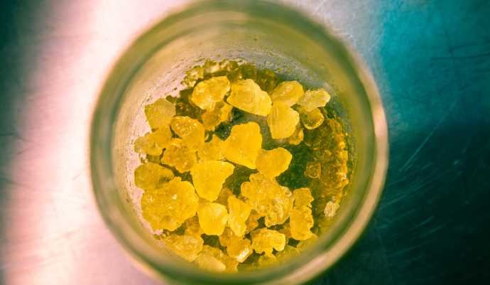 Solvent-Based vs Solventless Concentrates